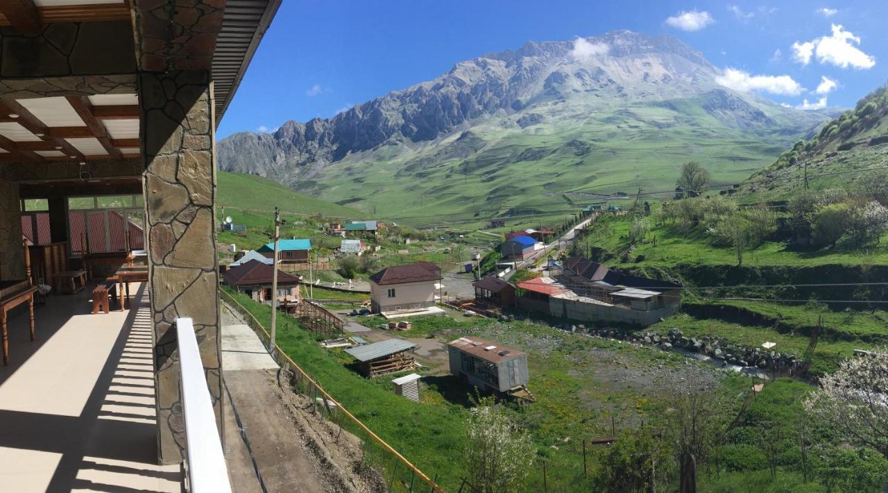 Mountain saniba. Горная Саниба Владикавказ. Отель Горная Саниба. Горная Саниба эко отель. Отель Саниба Северная Осетия.