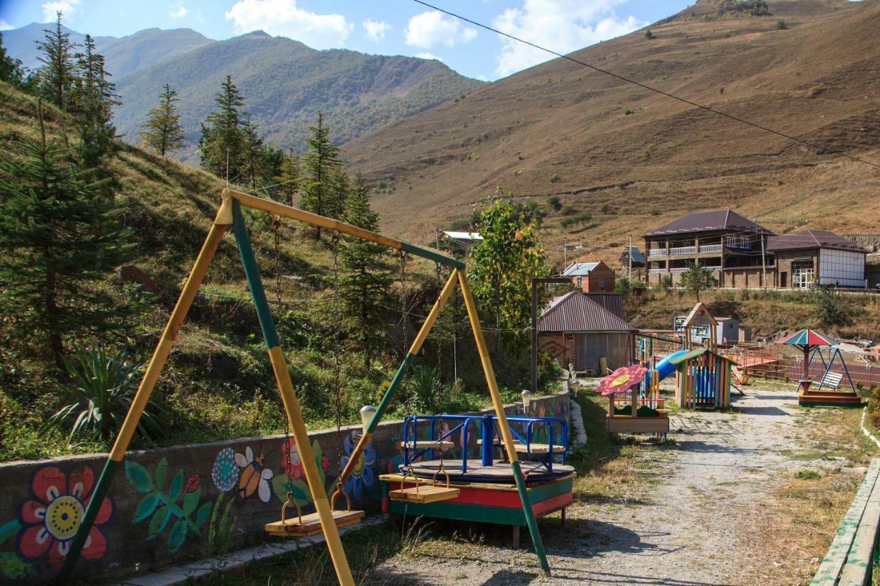 Mountain saniba. Отель Горная Саниба. Отель Горная Саниба Осетия. Горная Саниба Владикавказ. Горная Саниба Северная Осетия гостиница.